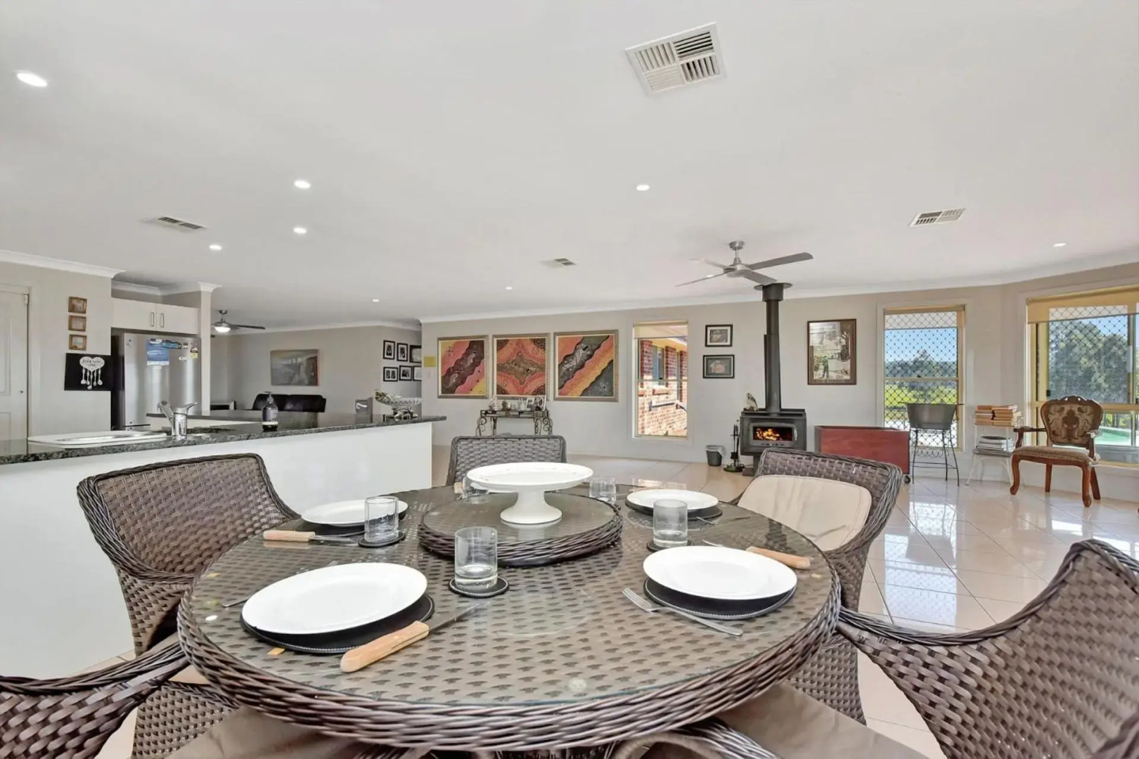 Noble Willow Estate Lovedale. Super Spacious, with views and pool