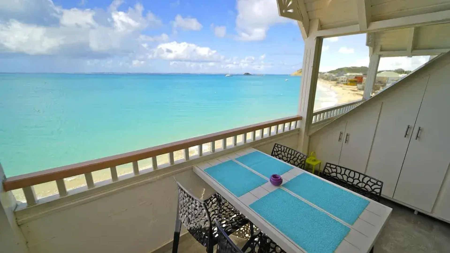 Grand Case Beachfront Apartment