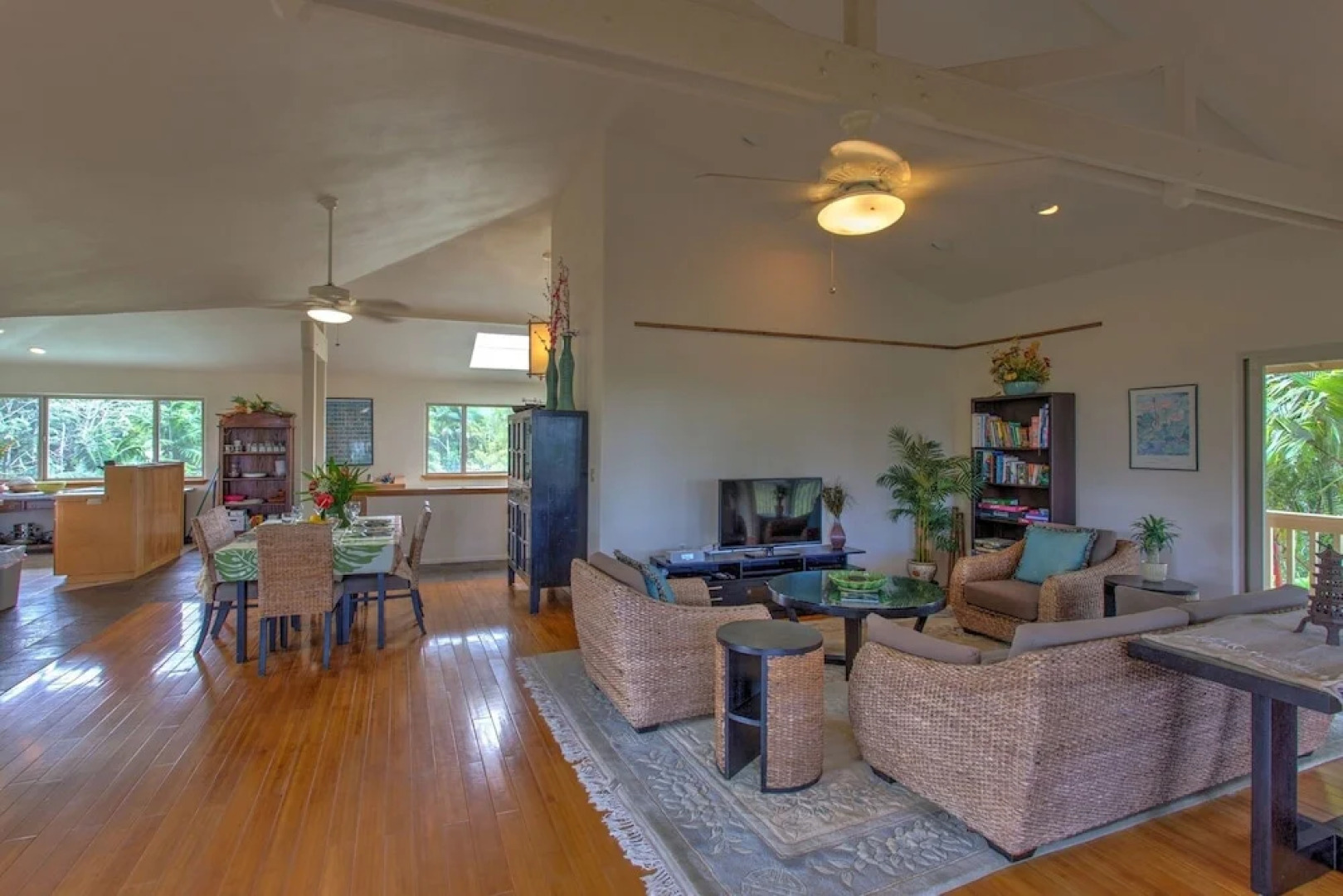 Maluhia Hale 3 Bedroom Home by RedAwning