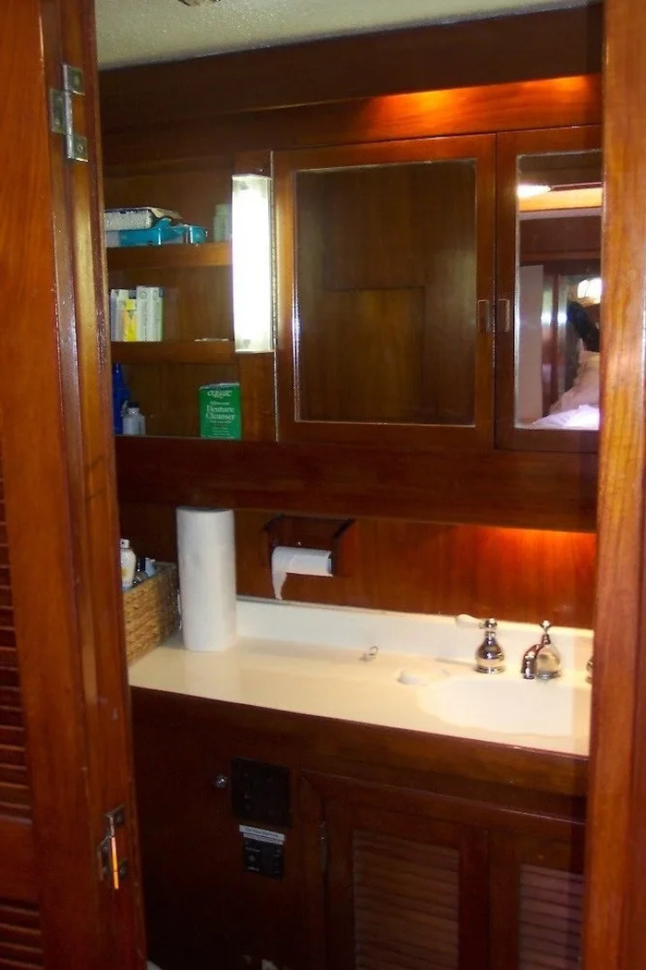 Dream Lover Boat and Breakfast