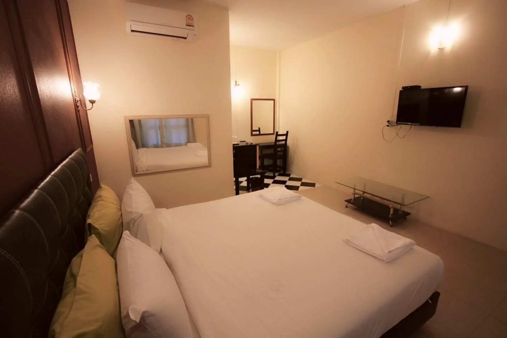 Topaas Resort And Swimmimg Pool