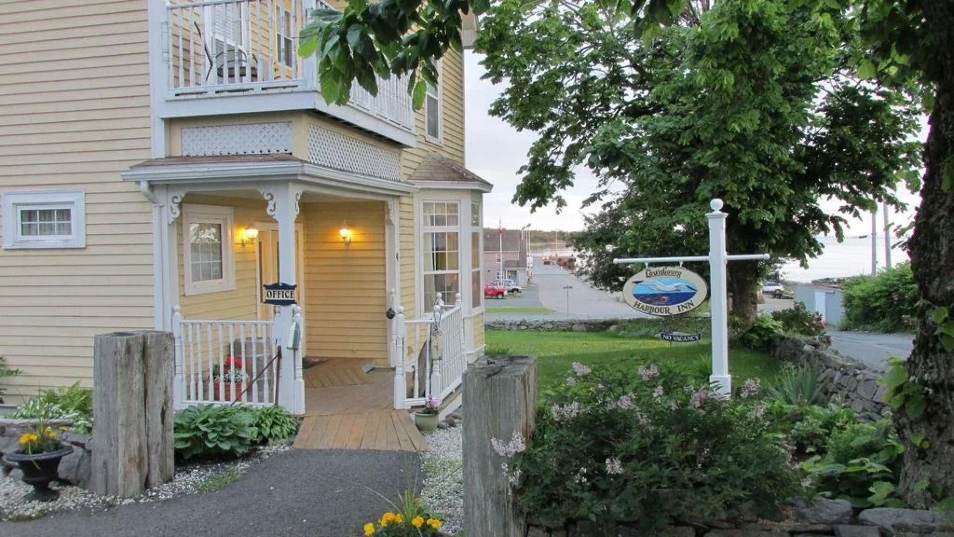 Louisbourg Harbour Inn