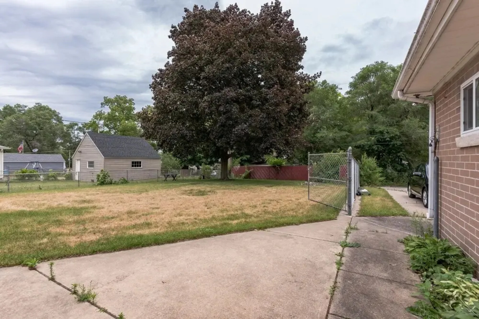 Quiet And Comfy Studio Apartment In South Bend, Minutes From Notre Dame! Pet Friendly! Apts