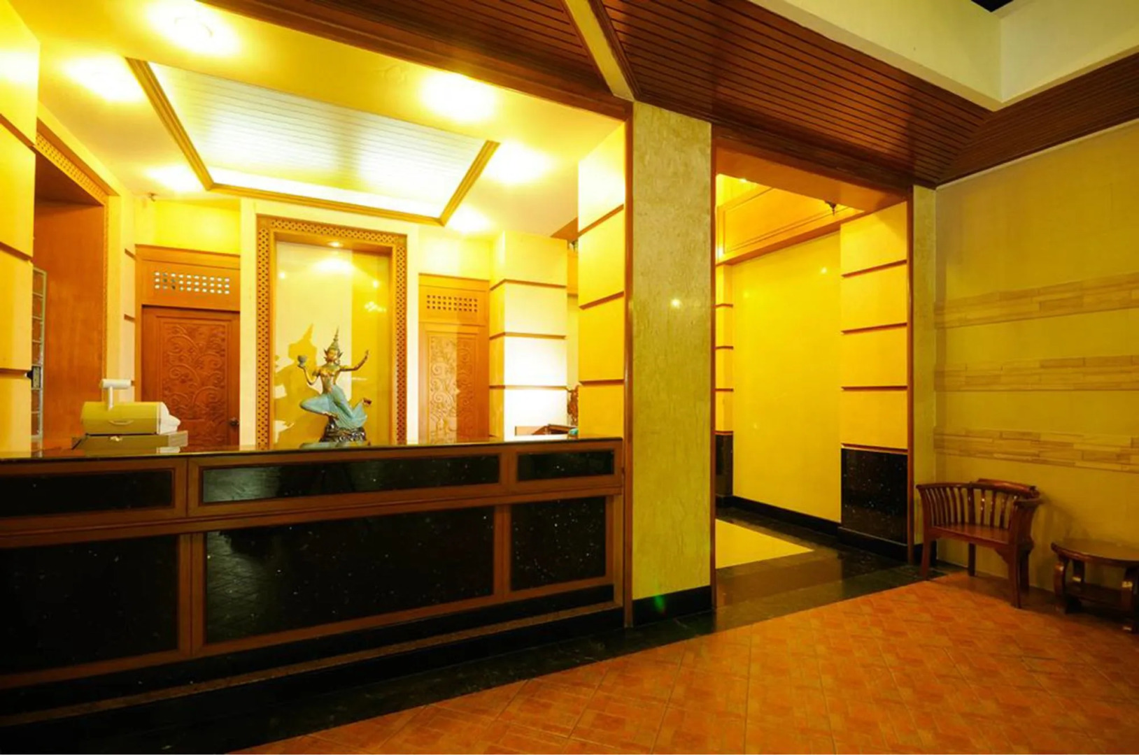 Violet Tower at Khaosan Palace