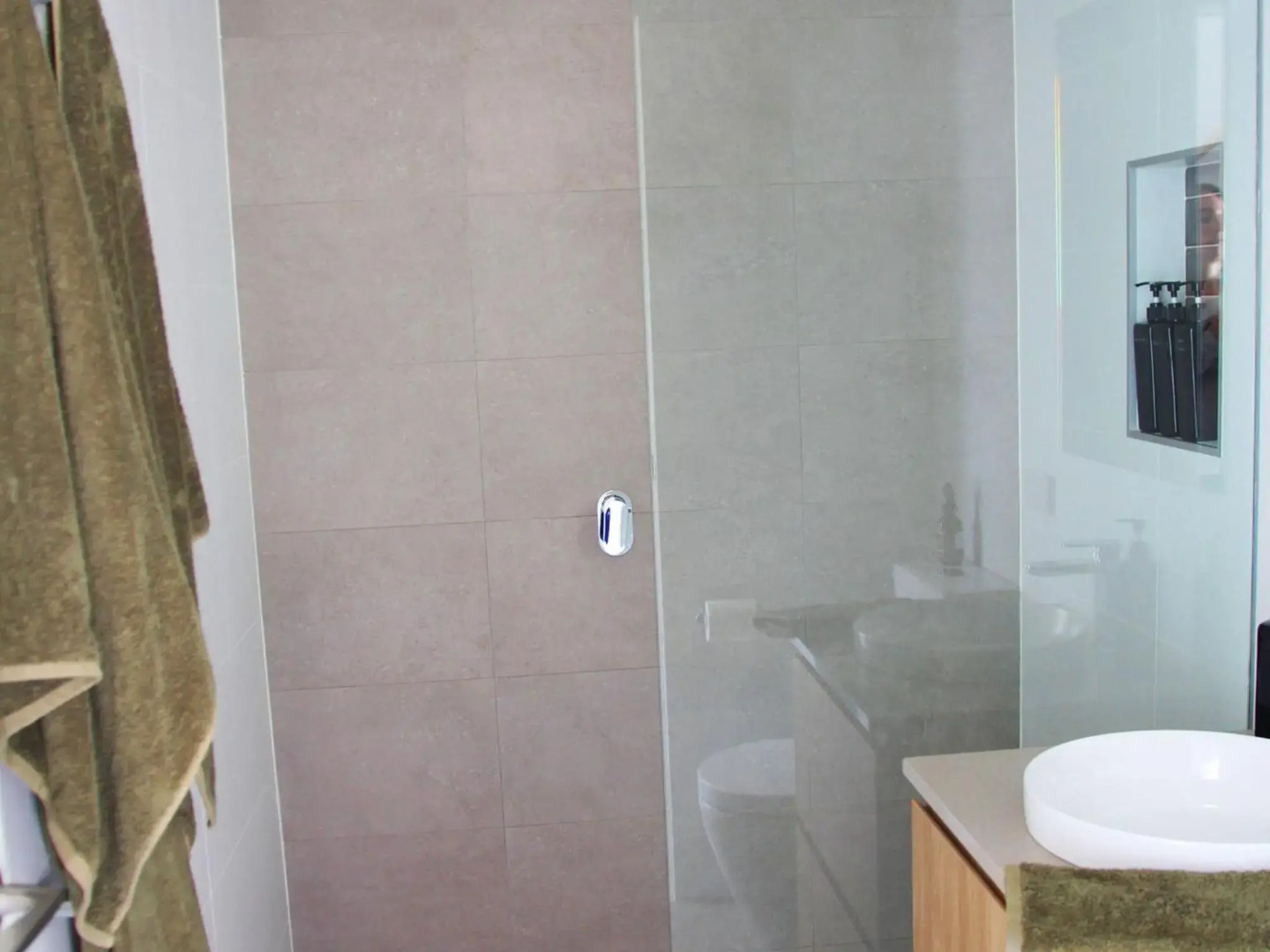 Spuren 4 of 2 Echidna Place East Jindabyne