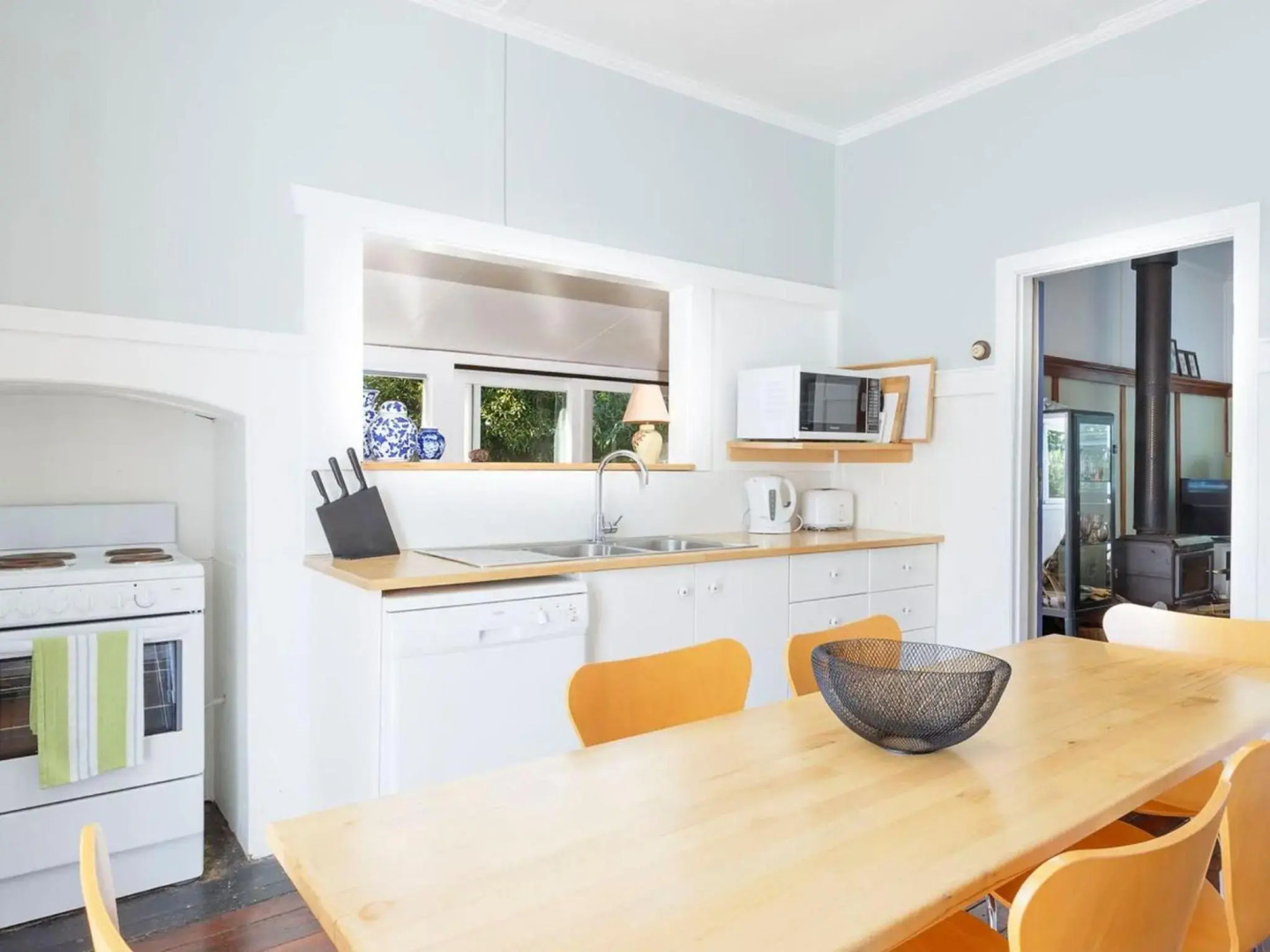 Witts Oasis Two traditional Tea Gardens cottages