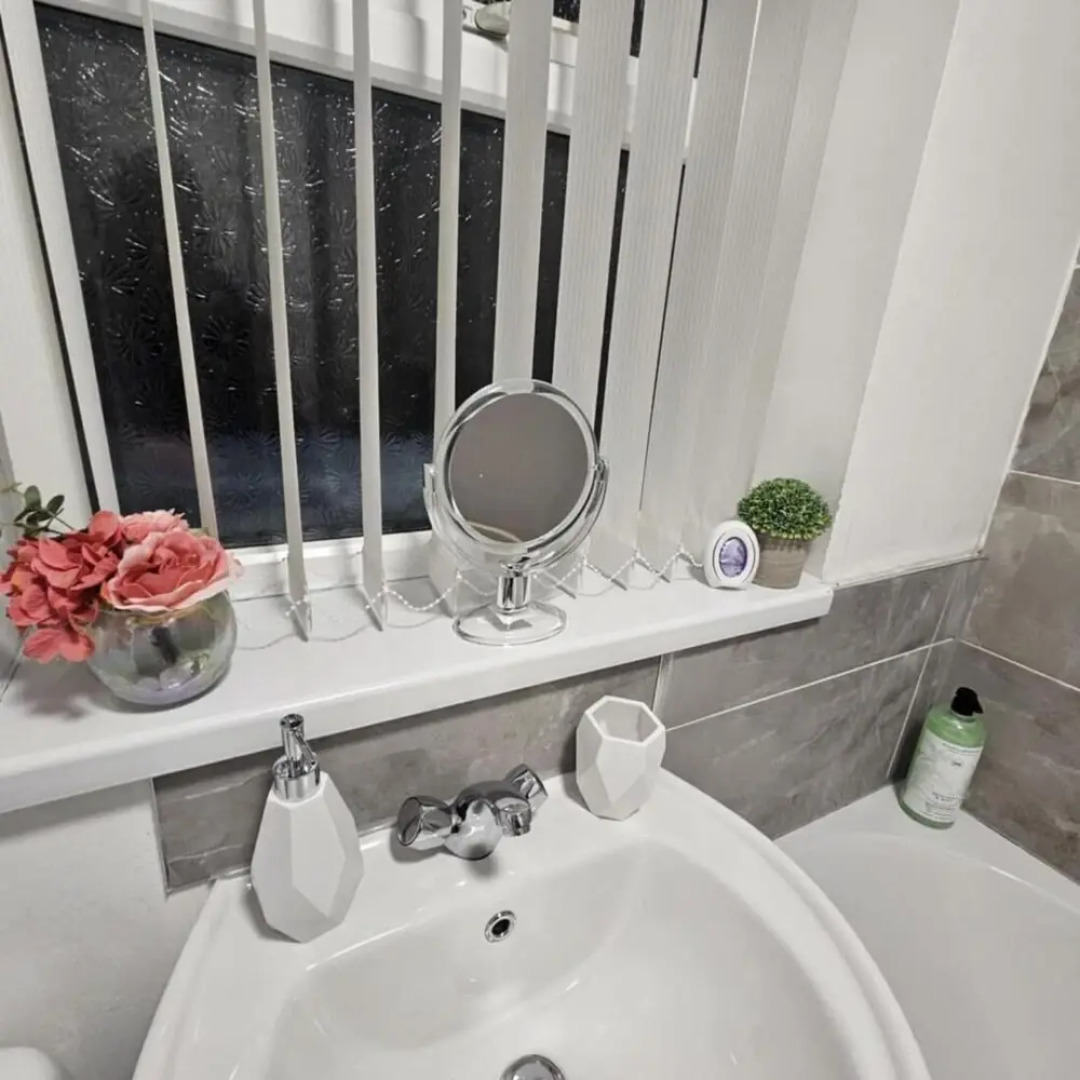 Charming Newcastle Home With Garden, Perfect for Families & Contractors