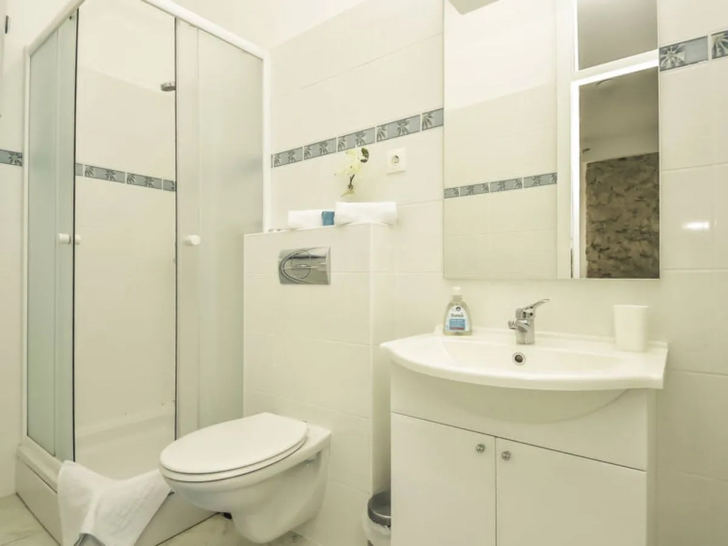 Apartment Snježana Karlobag 18147