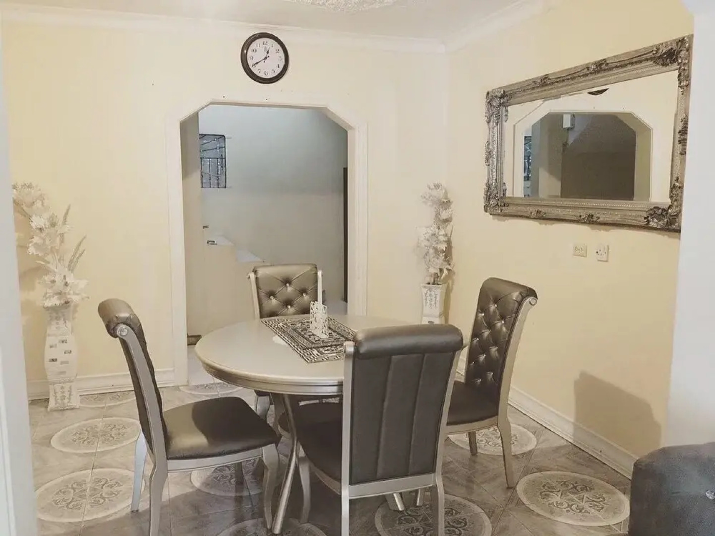 Arms Of Charms Guesthouse