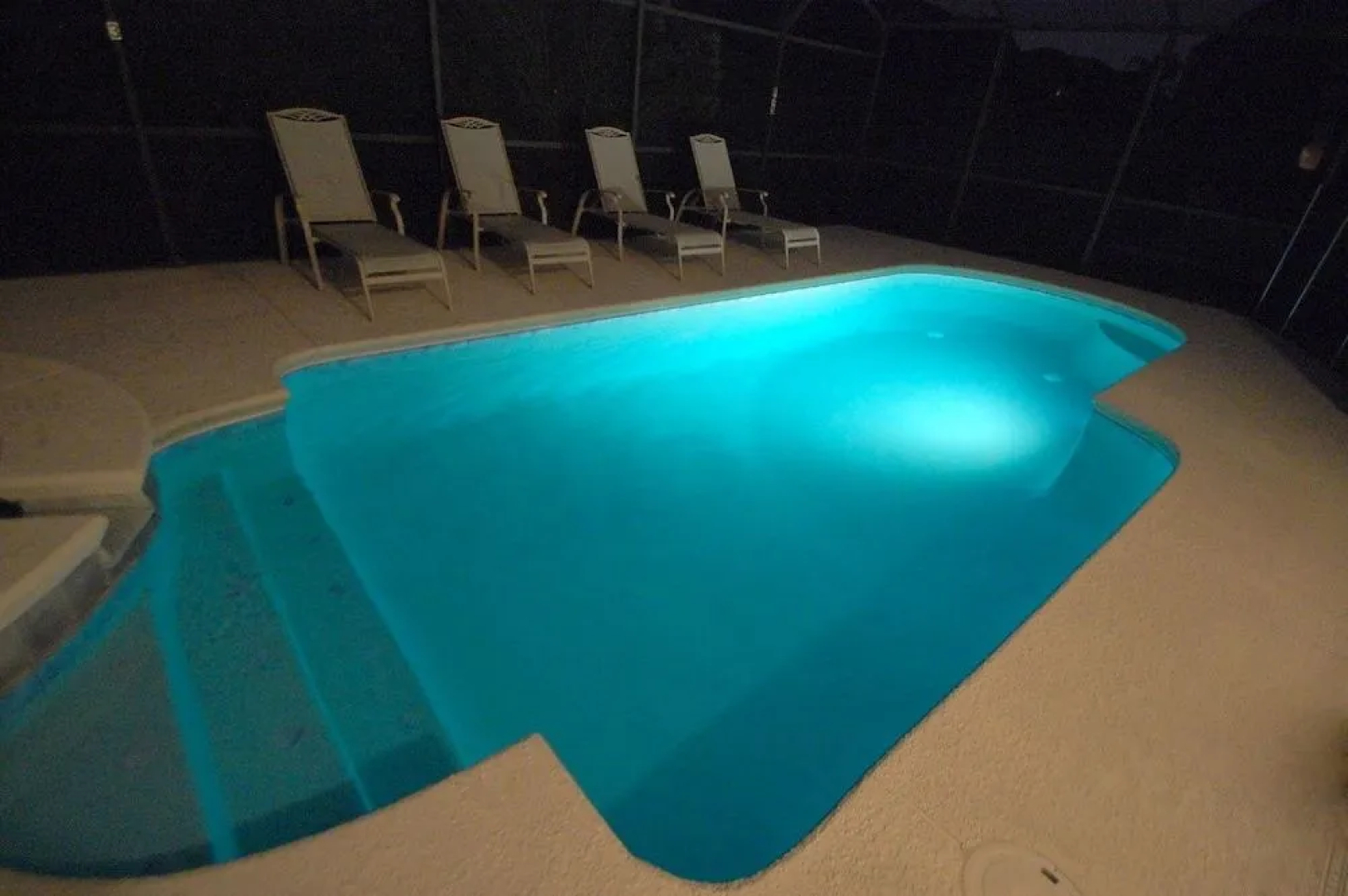 715HP Footprints 4 Br villa by RedAwning