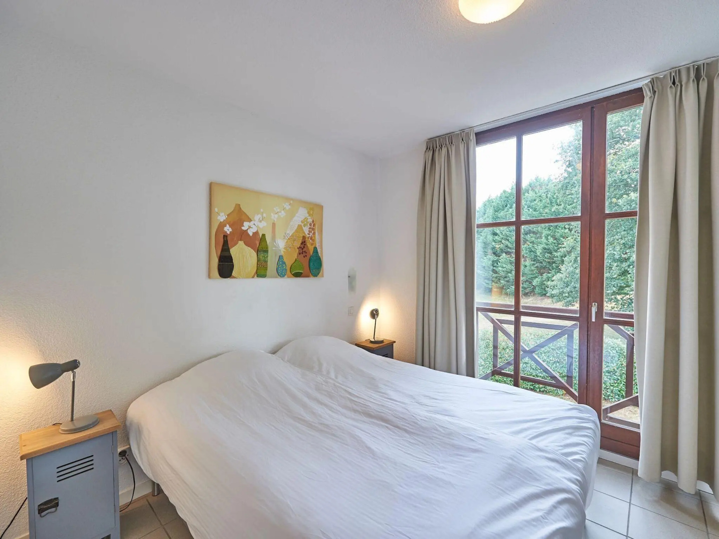 Luxurious detached villa in a nature reserve with a castle