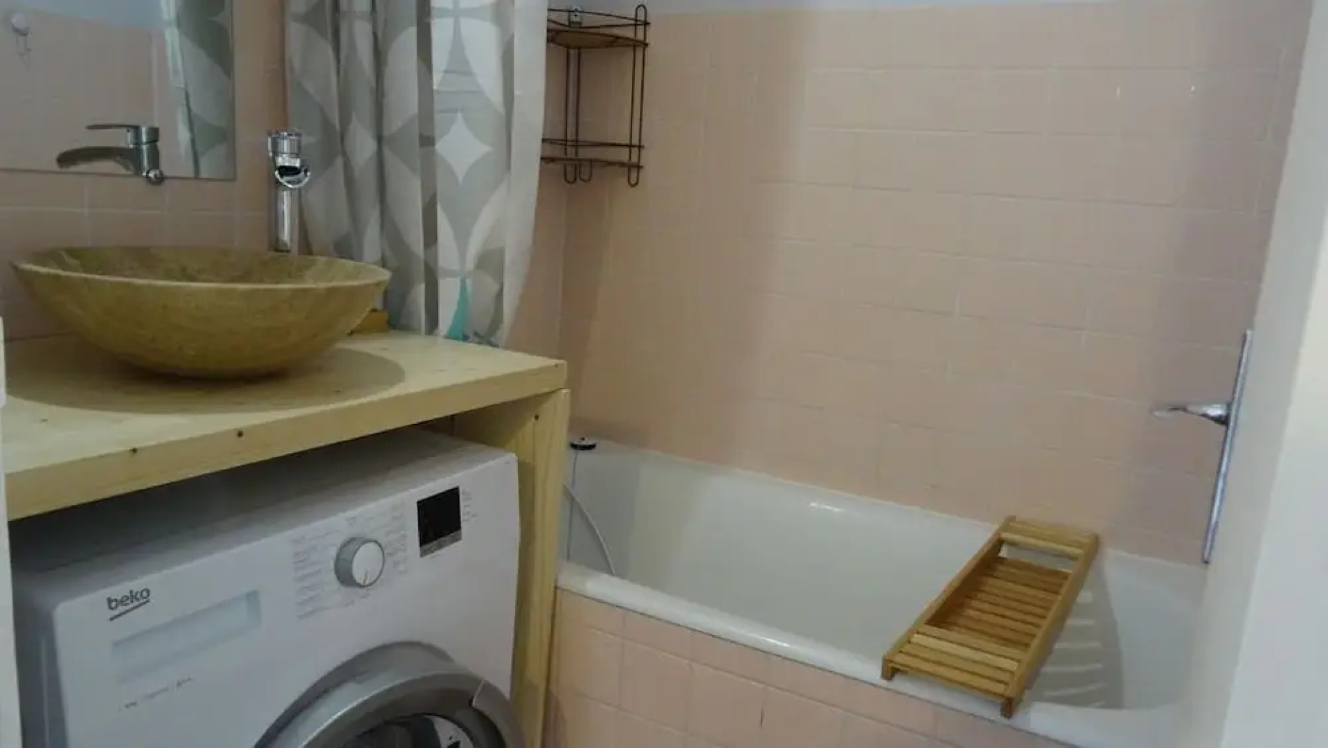 Studio Moderne avec jolie vue