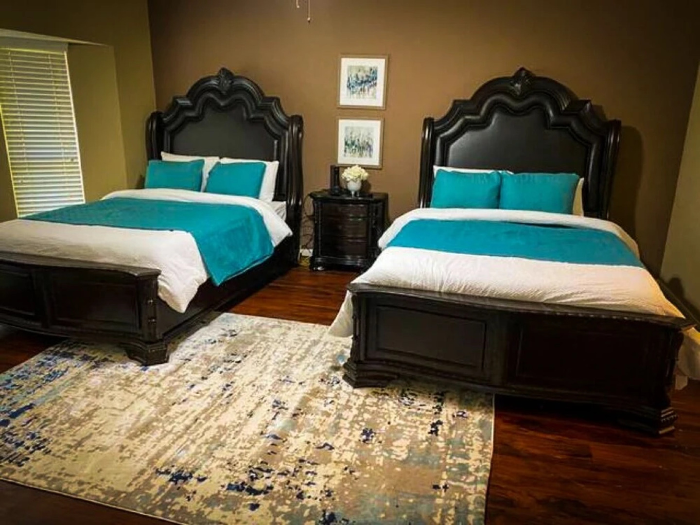 4Bdrm 3.5Bath 8Beds - Pool House