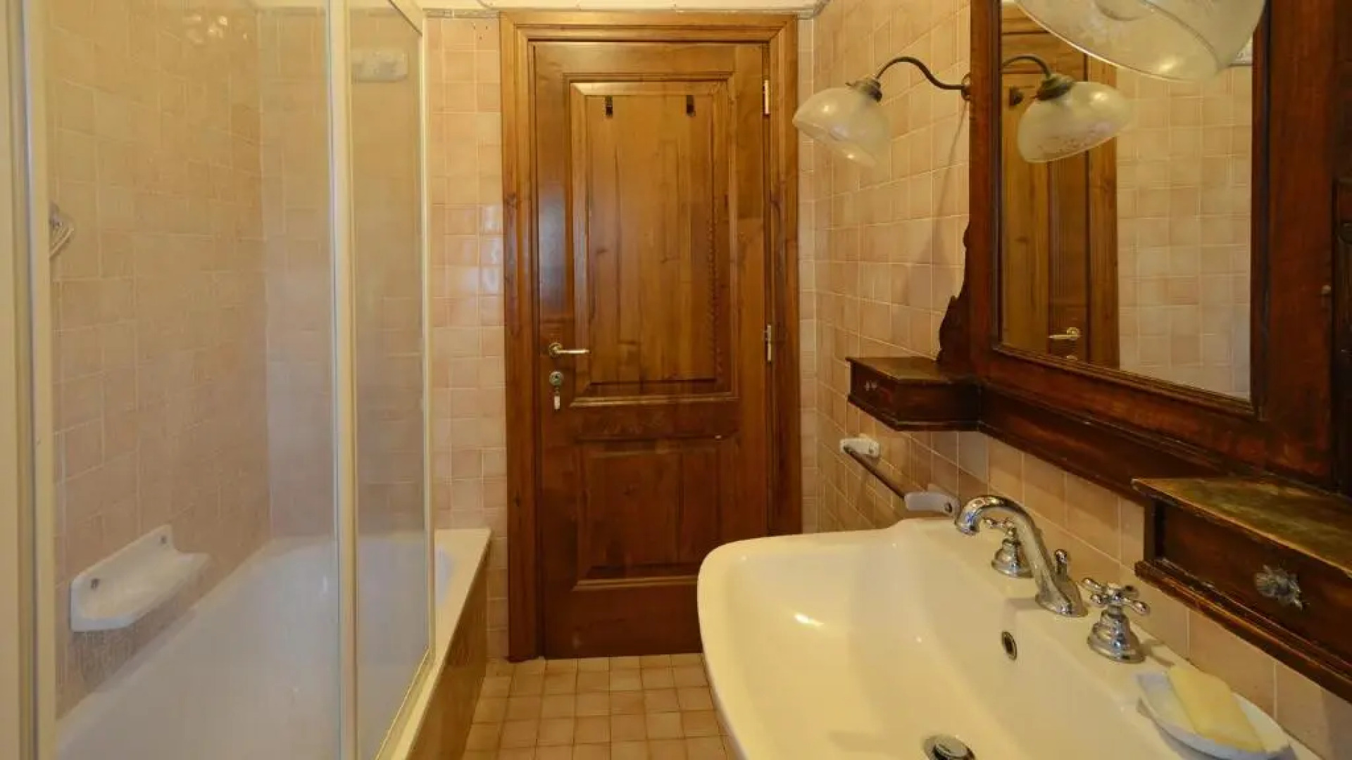 Pg-l188-lmne0at - Hostal de Todi 12