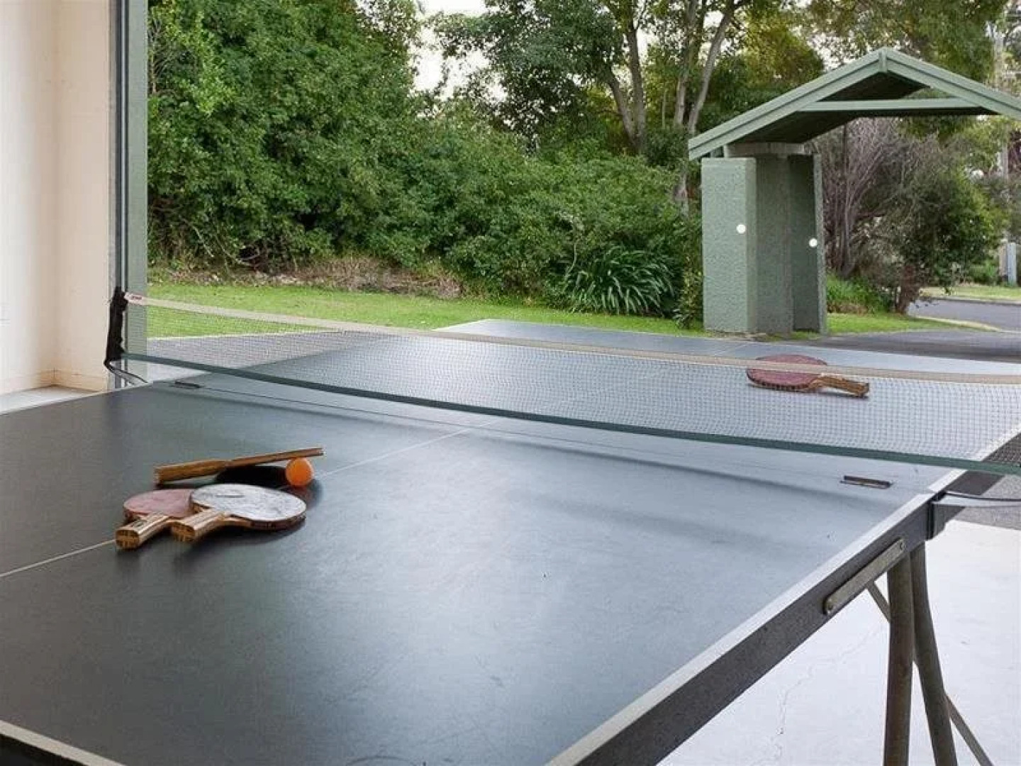 Luxury Retreat Just Above The Beach - The BeachNest