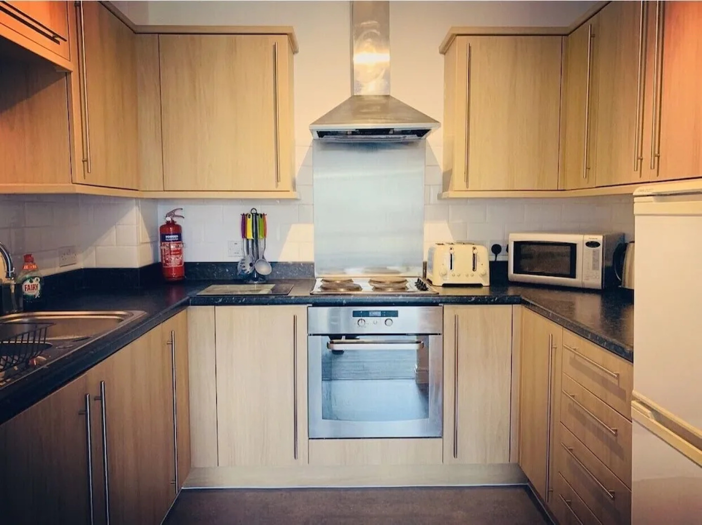 Zebra Serviced Apartments@Cove with FREE Netflix, Parking and Wi-Fi