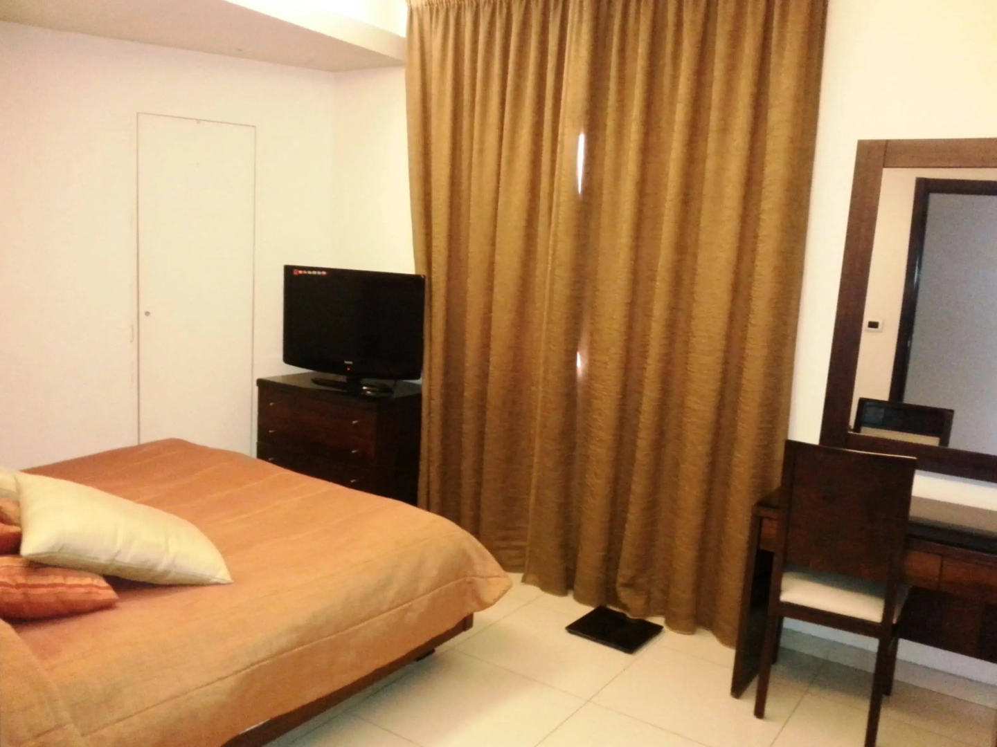 Hollywood Inn Hotel