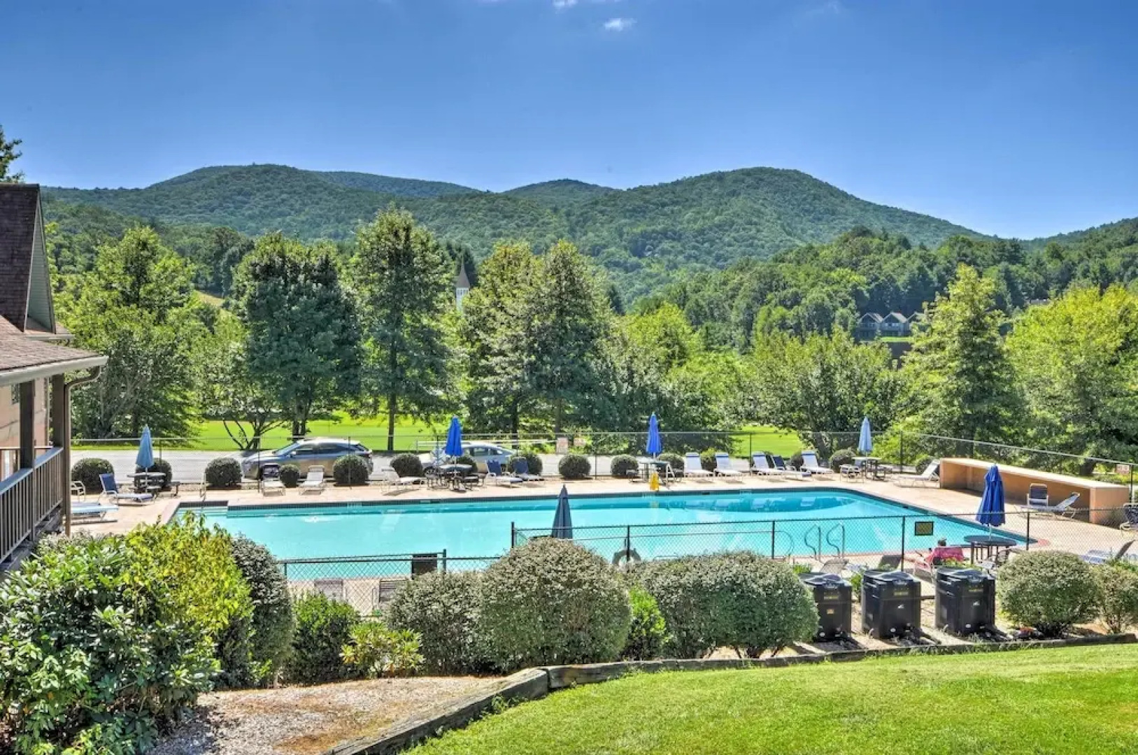 Picturesque Sky Haus Sanctuary w/ Mountain Views