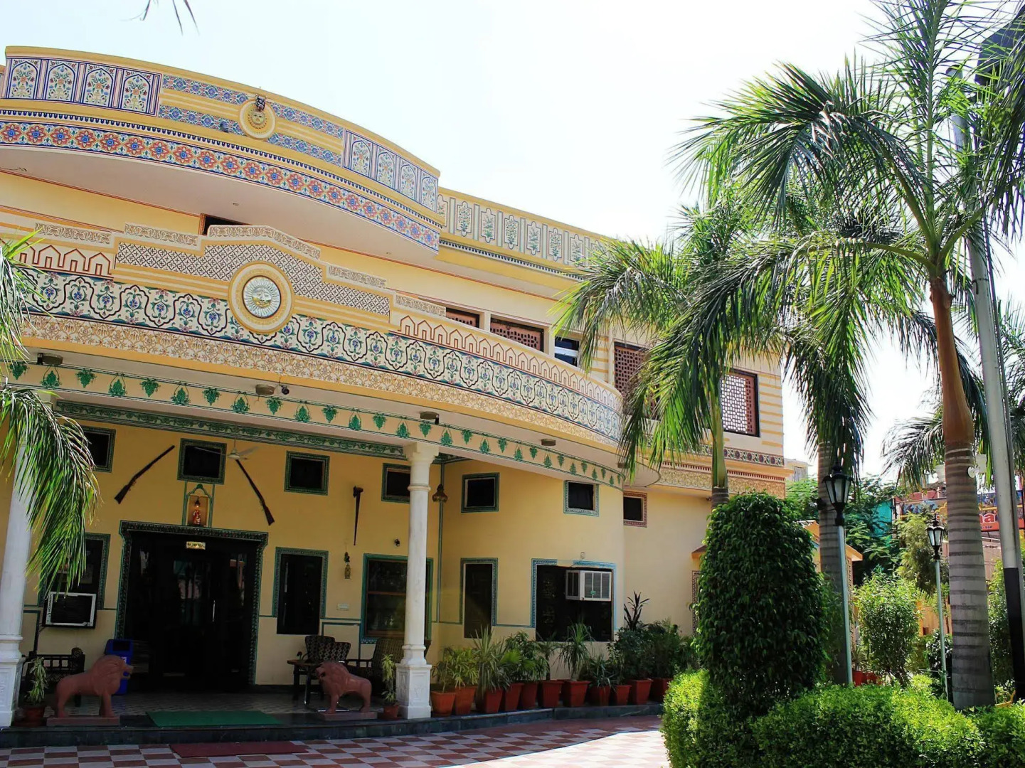 OYO 1995 Hotel Nirwana