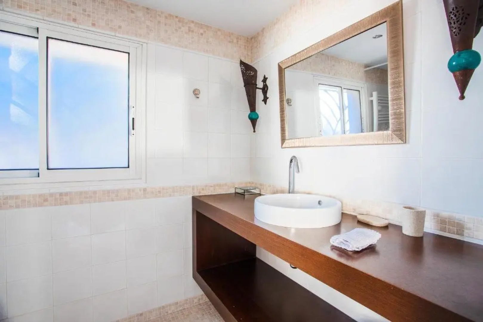 Serene Luxurious Hillside Villa Near Cannes