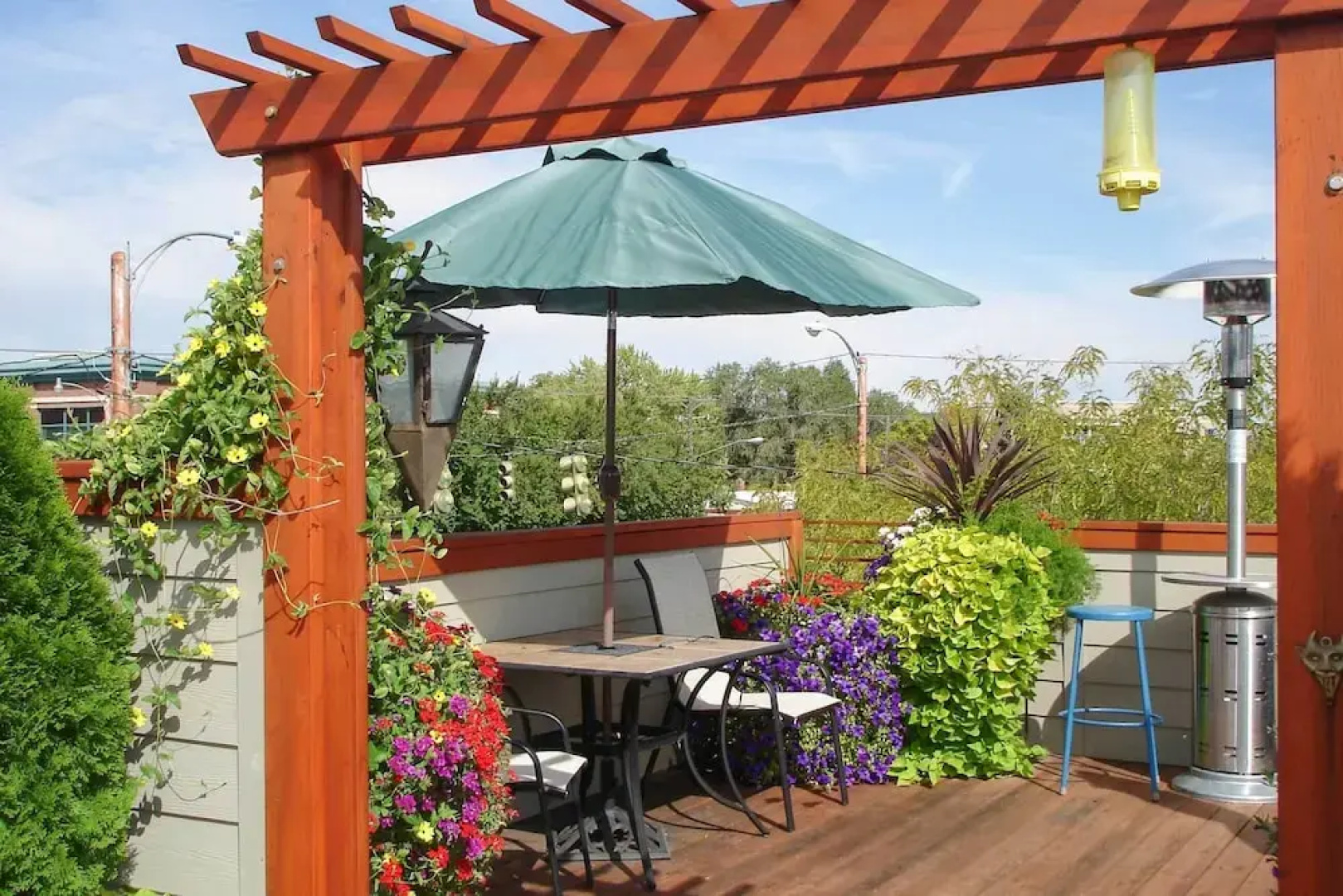 Walkable Downtown Logan Apartment w/ Rooftop Deck
