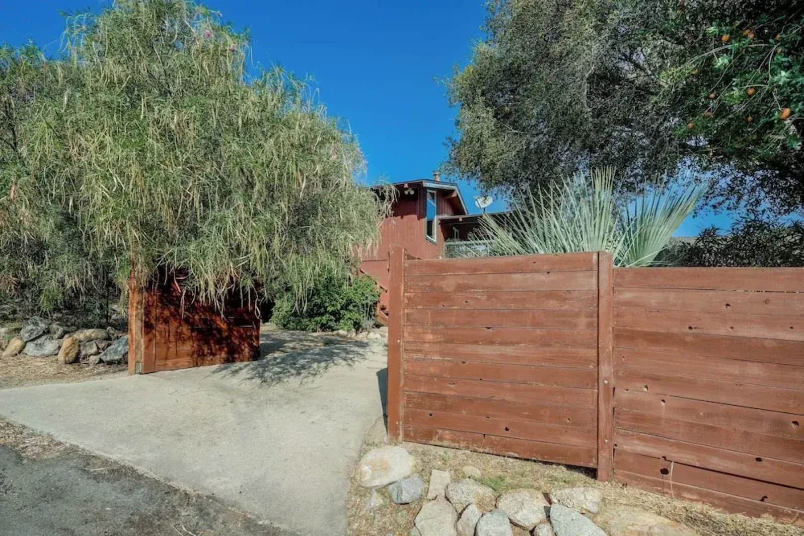 Scenic Kernville Getaway w/ Deck & Mountain Views!
