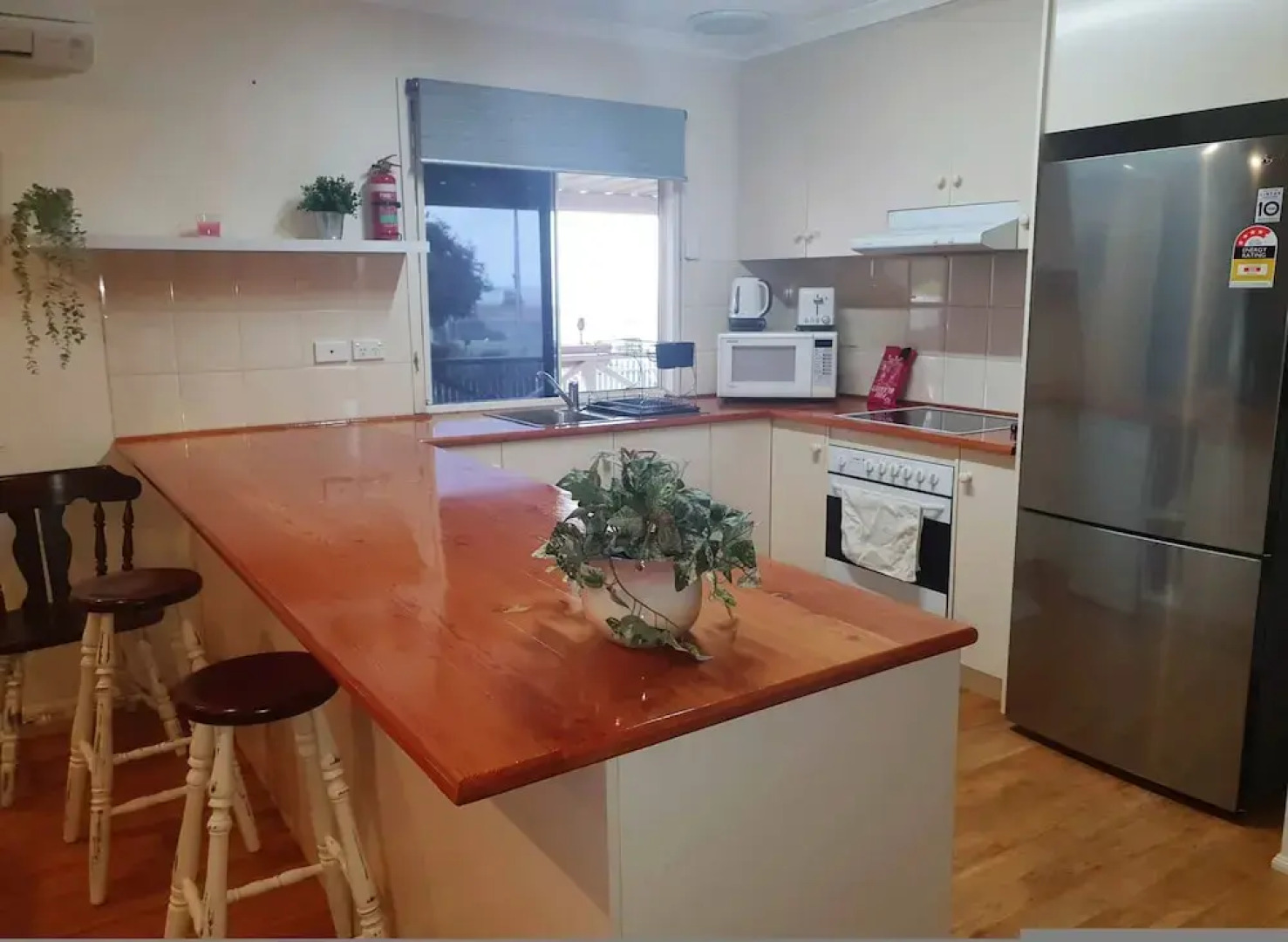 Milang Lakefront Retreat