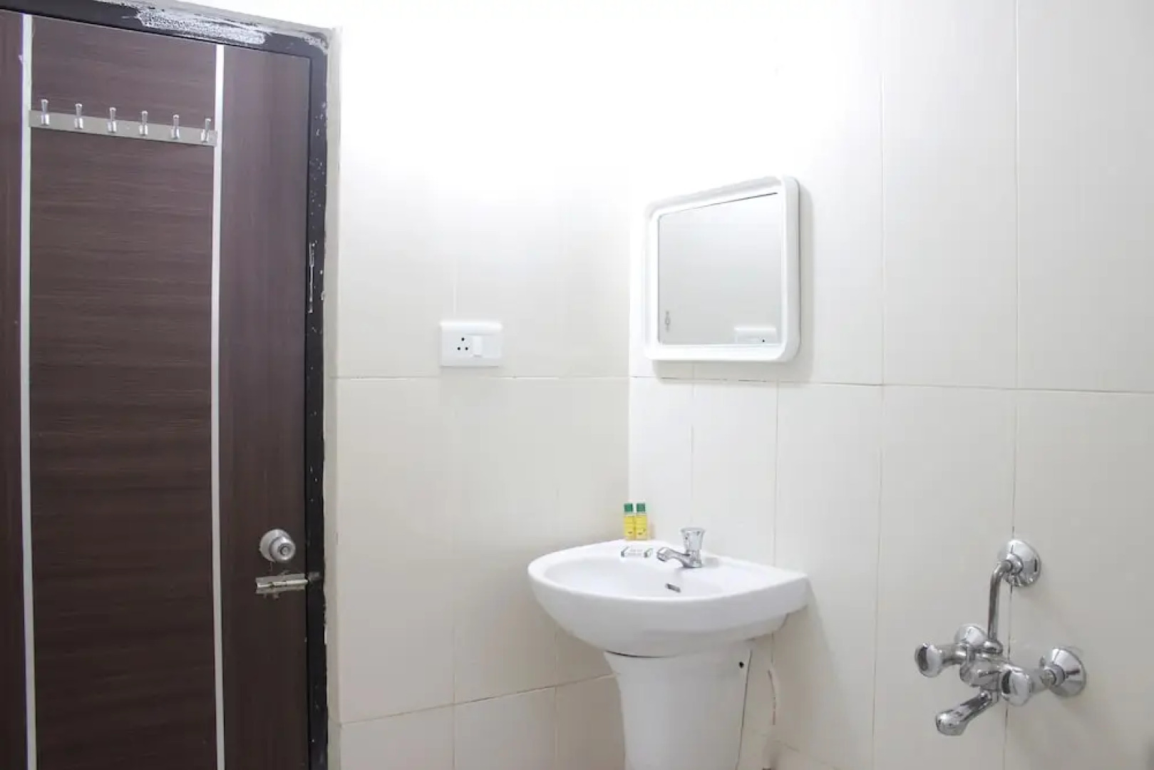 OYO 17375 My Place Kondapur Hicc