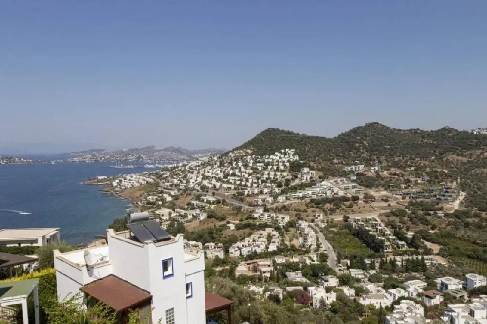 2 BR House With Garden in the Heart of Yalikavak