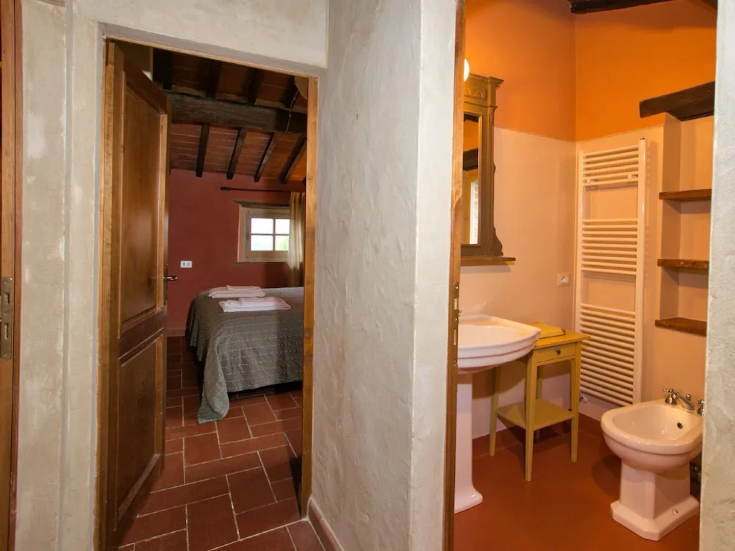 Magnificent Farmhouse in Lucignano With Swimming Pool