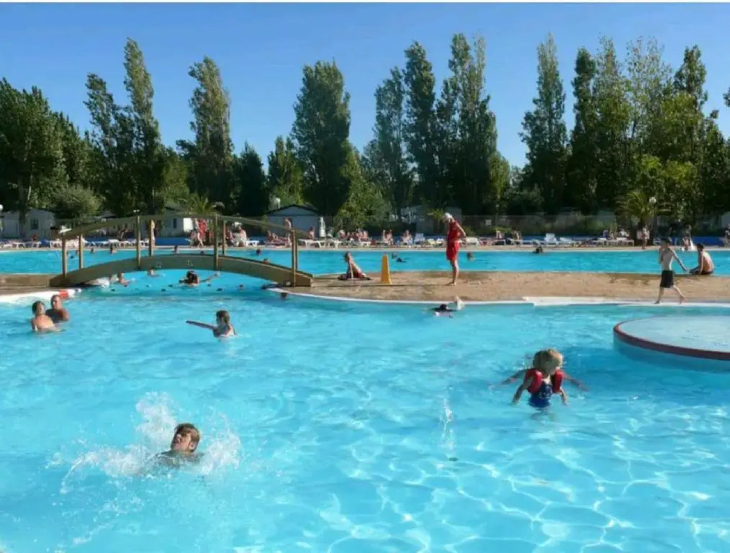 Mobil-home camping 4 étoiles La carabasse Vias