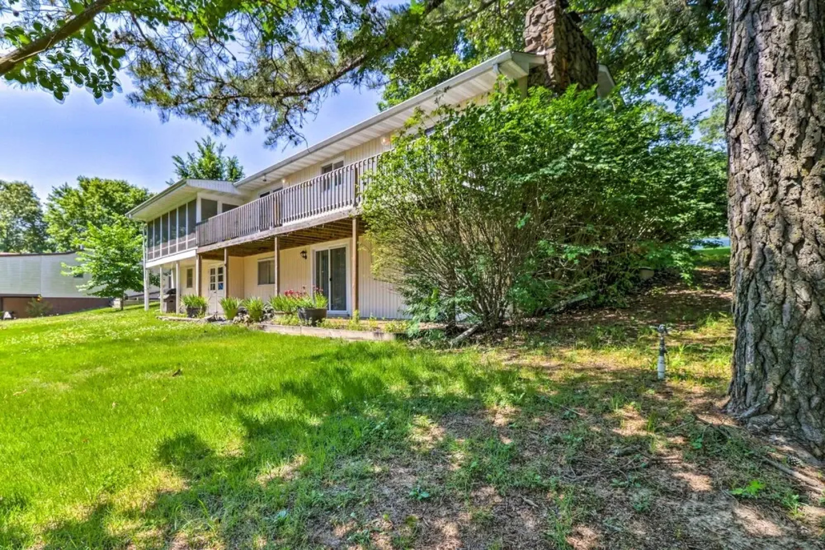 Lake House in Horseshoe Bend Near Ozark Forest!