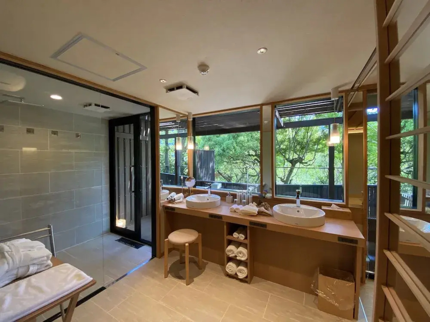 Yugawara Onsen Ashikari Ryokan