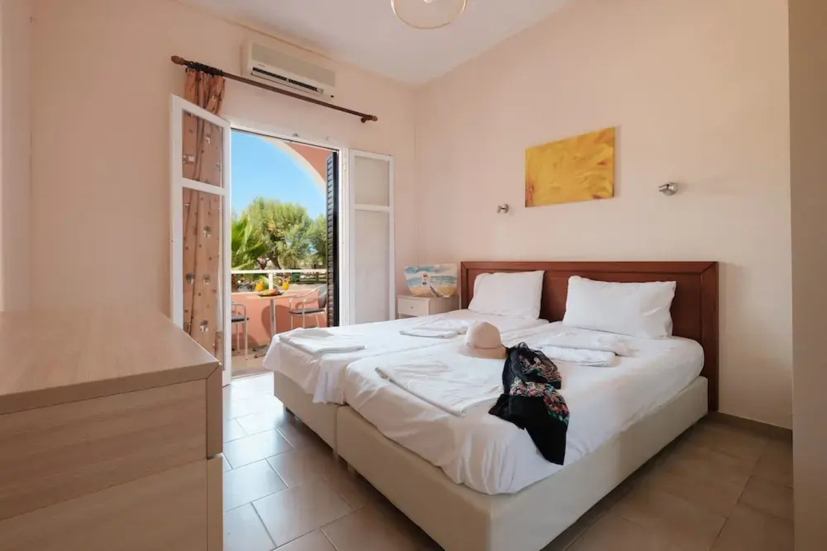 Canal d'Amour Makris Apartments