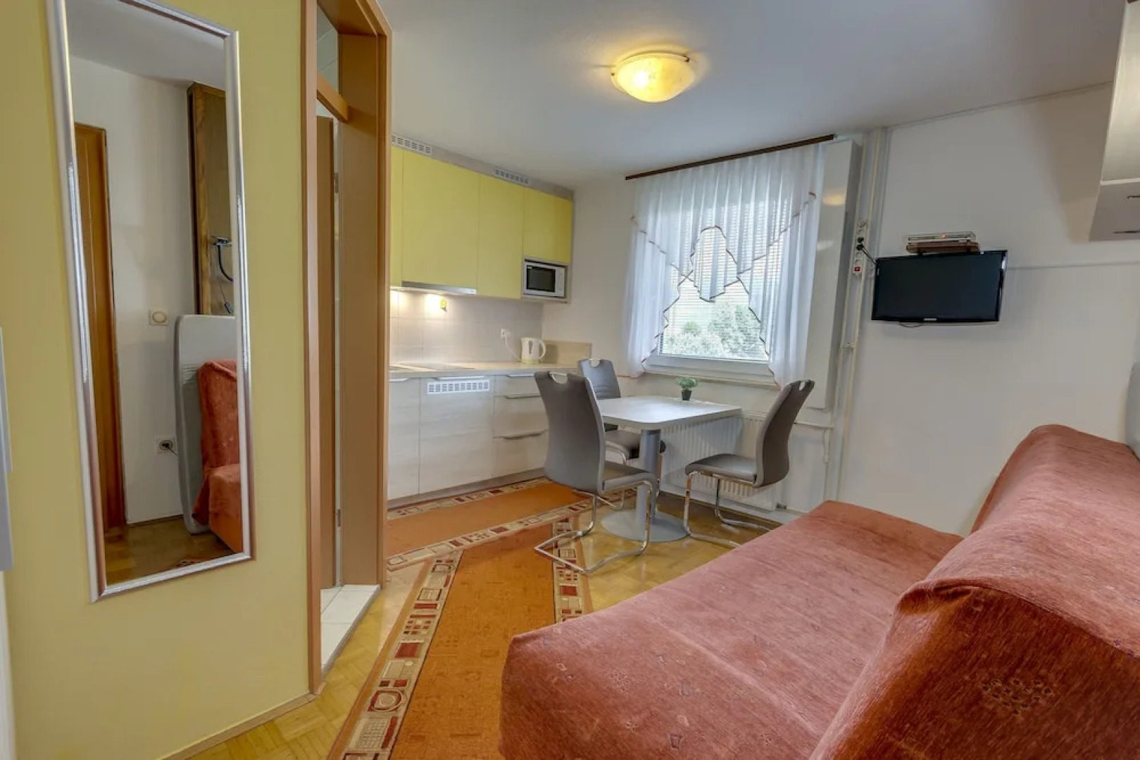 Rooms & Apartments Jana