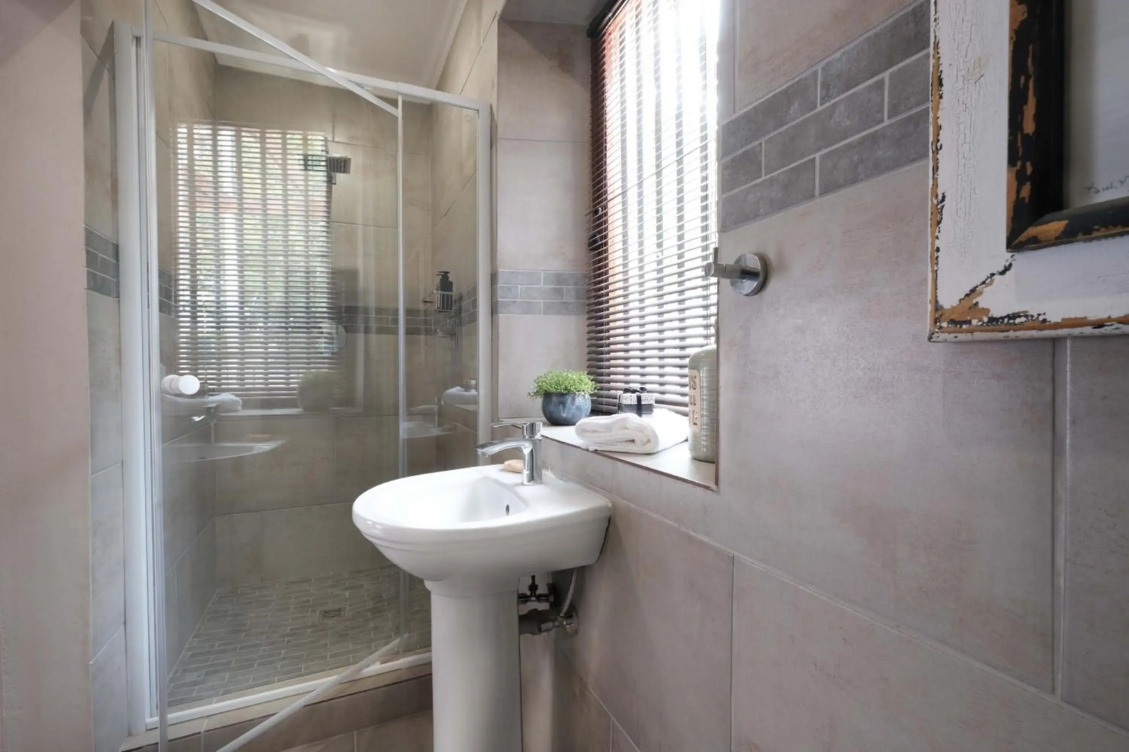 Adderley House Guest Accommodation