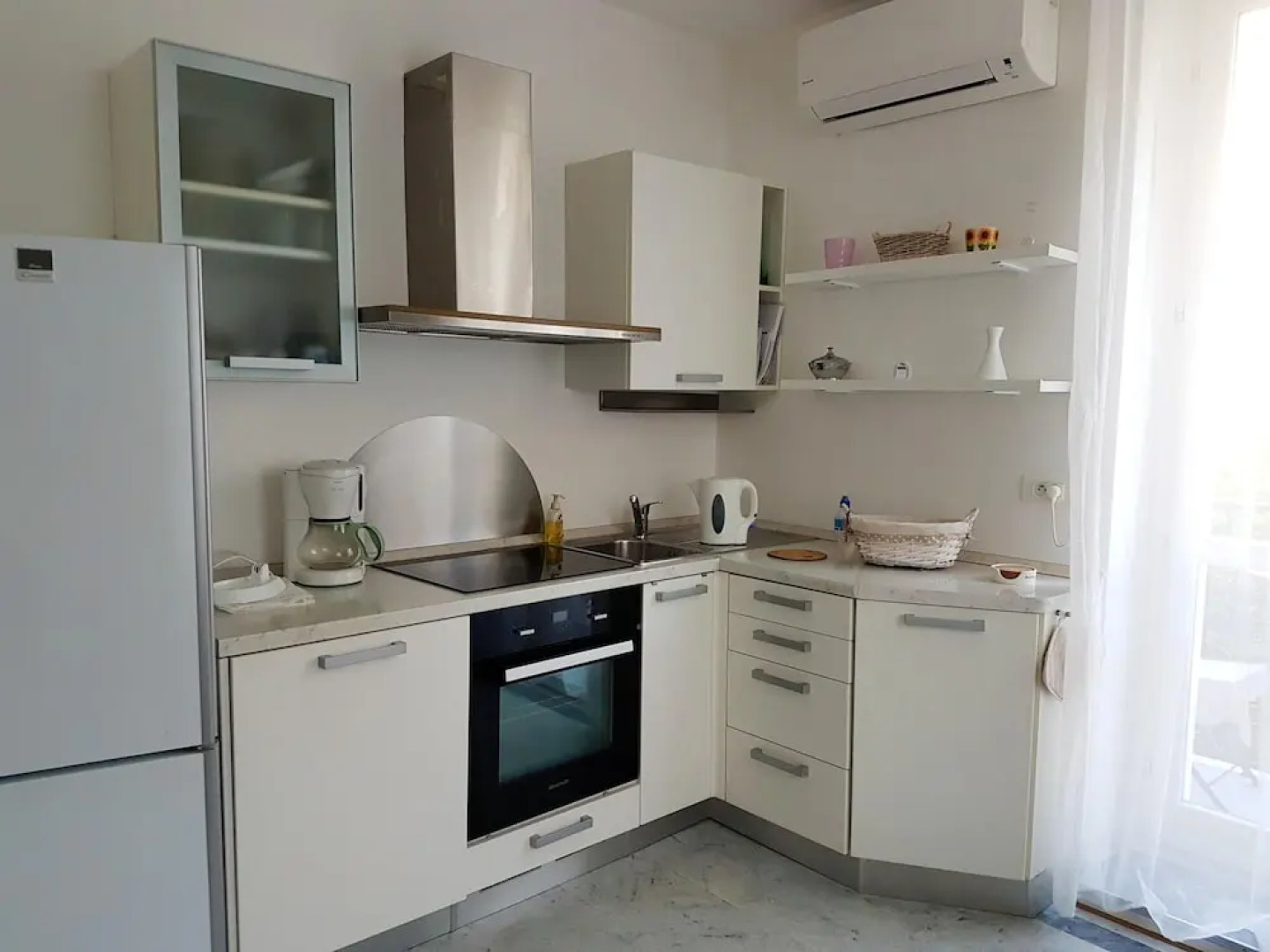 Apartment With one Bedroom in Menton, With Furnished Balcony - 300 m From the Beach