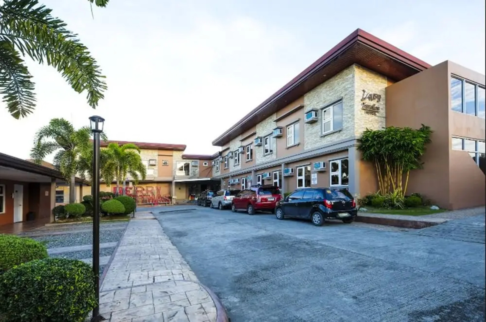 JAPI Traveller's Hotel & Restaurant - Main