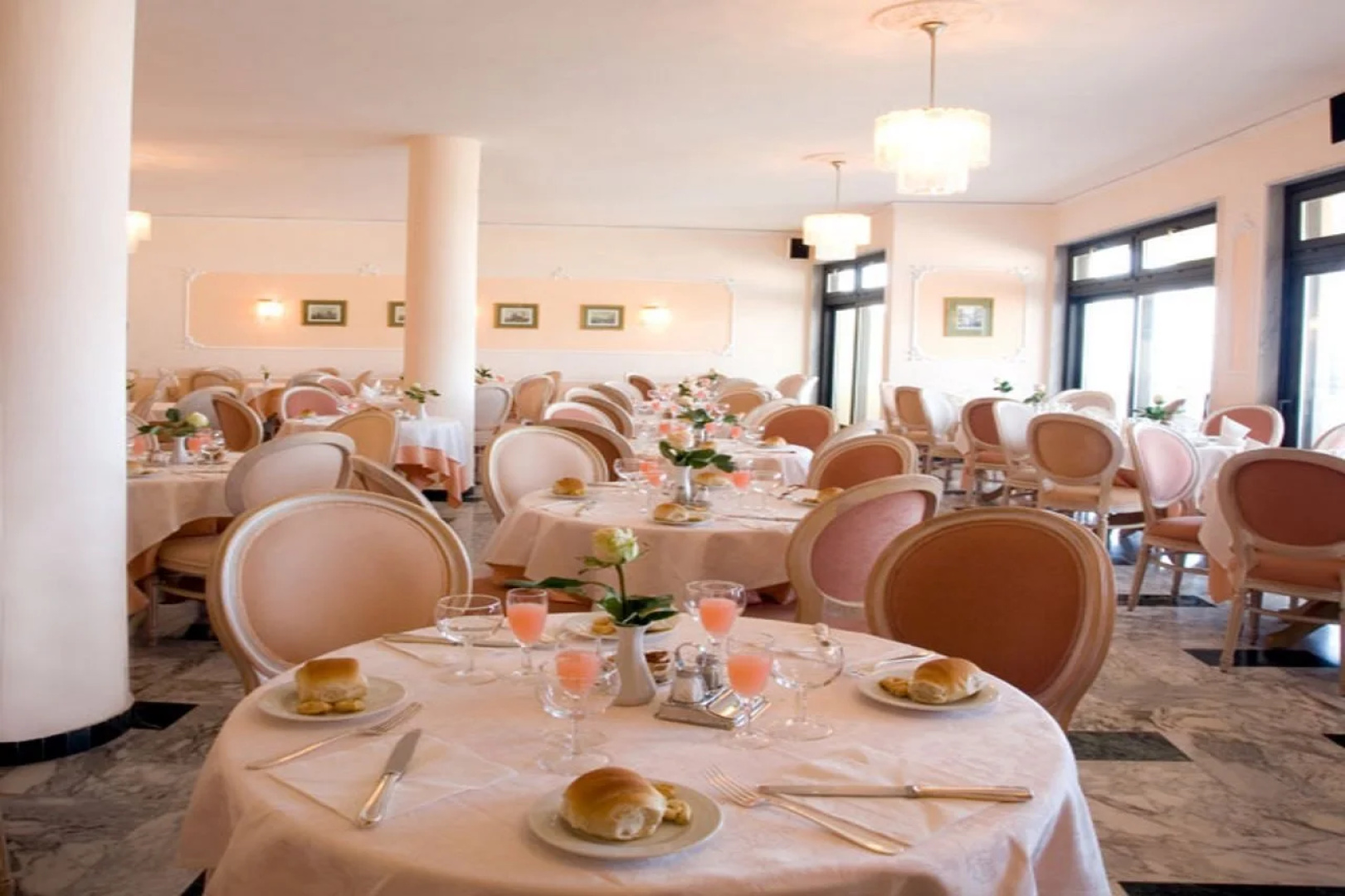 Cristina Hotel