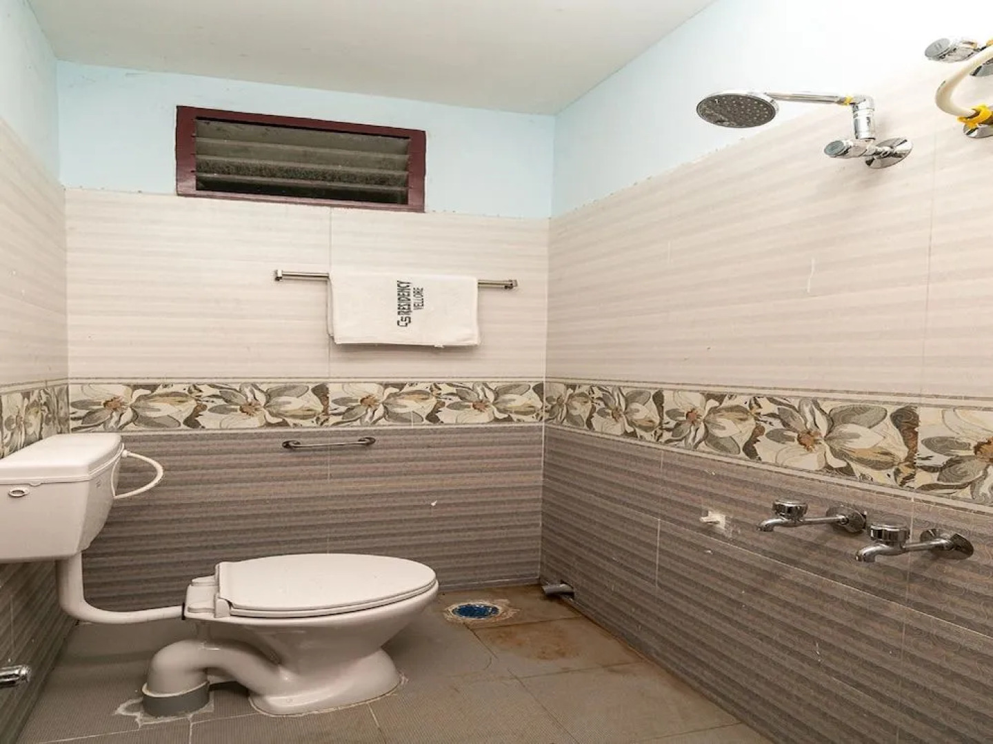 Oyo 39877 Cs Residency