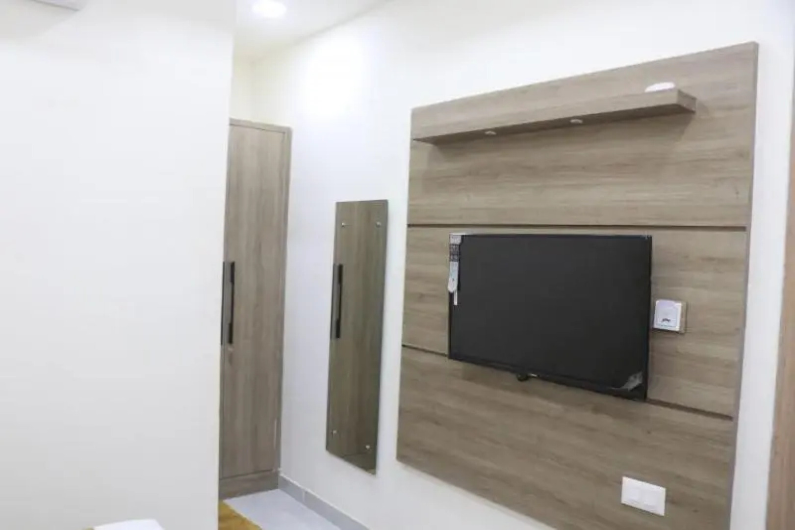 The Hotel Royal Jewel