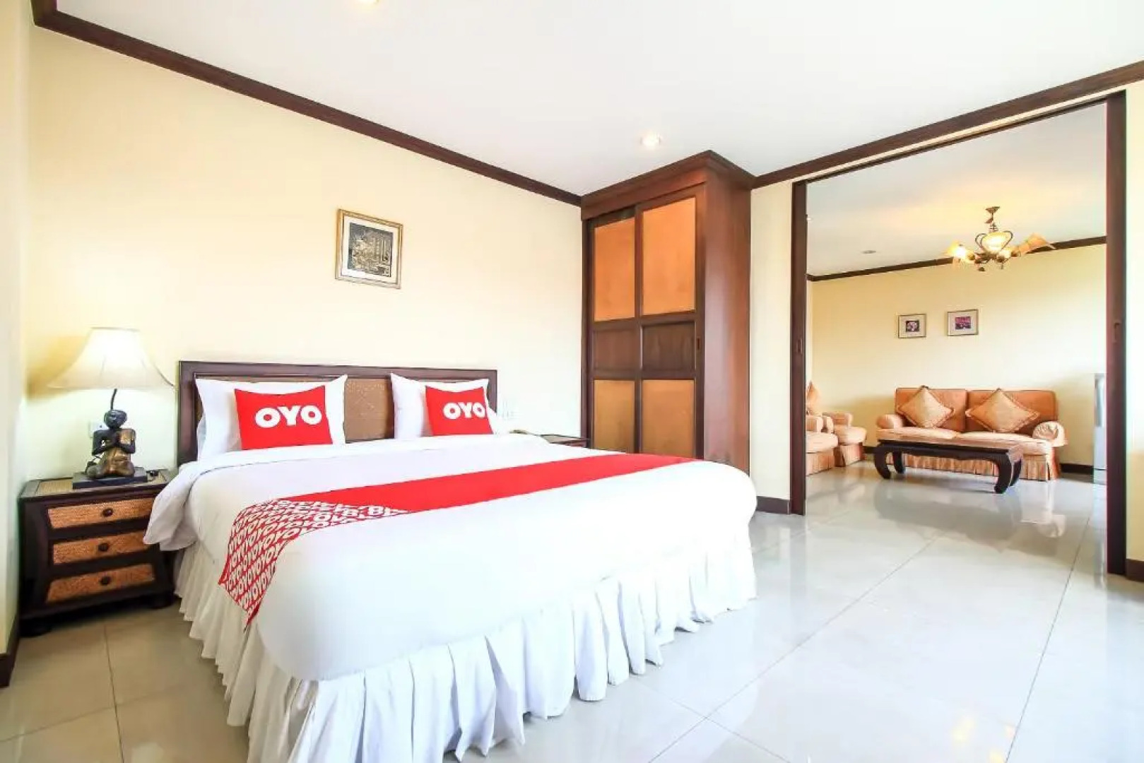 OYO 383 White inn hotel