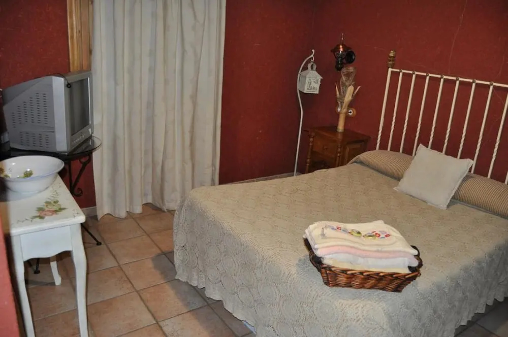 House With 2 Bedrooms in Torrejón el Rubio, With Wonderful Mountain Vi