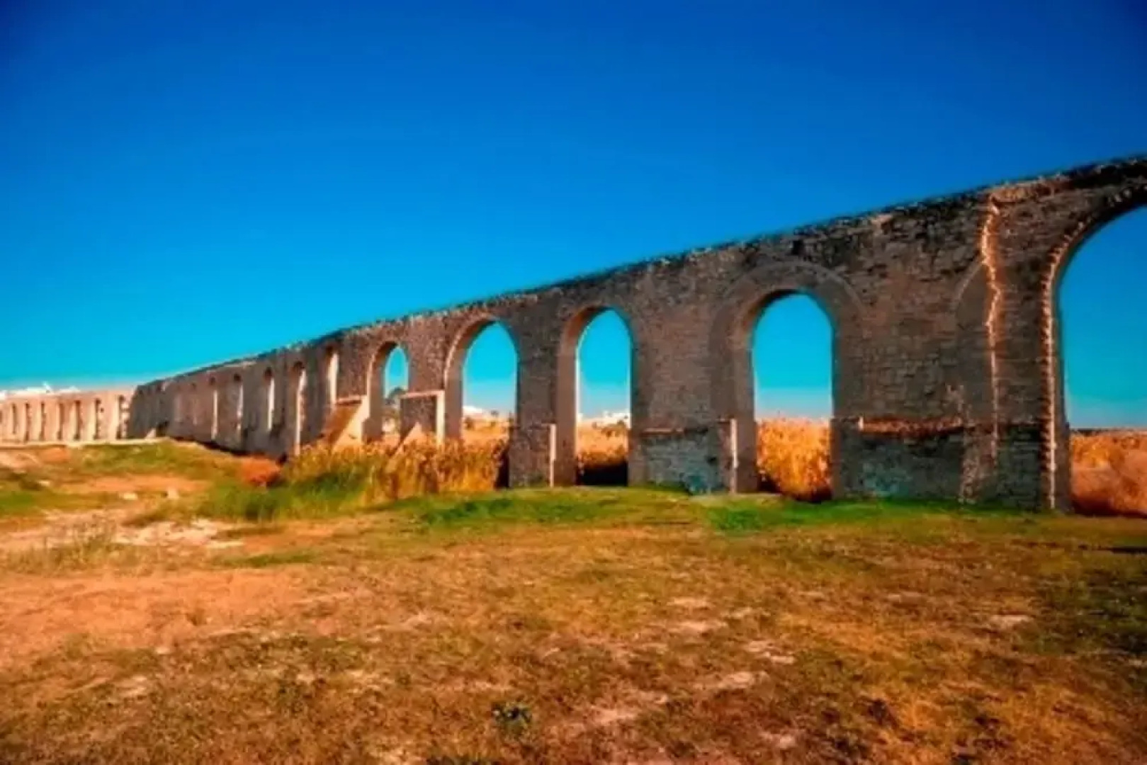 2 bed Apartment Overlooking Pool - Oroklini