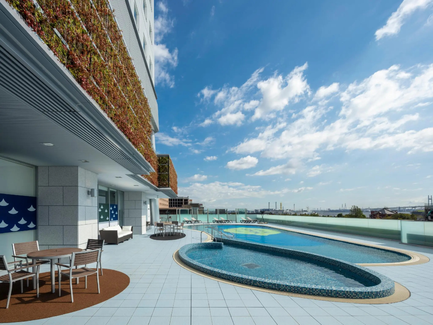 Отель APA Hotel ＆ Resort Yokohama Bay Tower