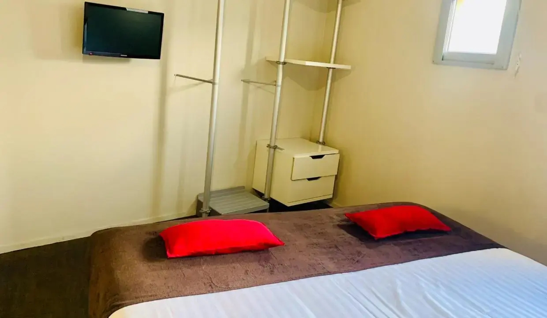 Standing Hotel Suites