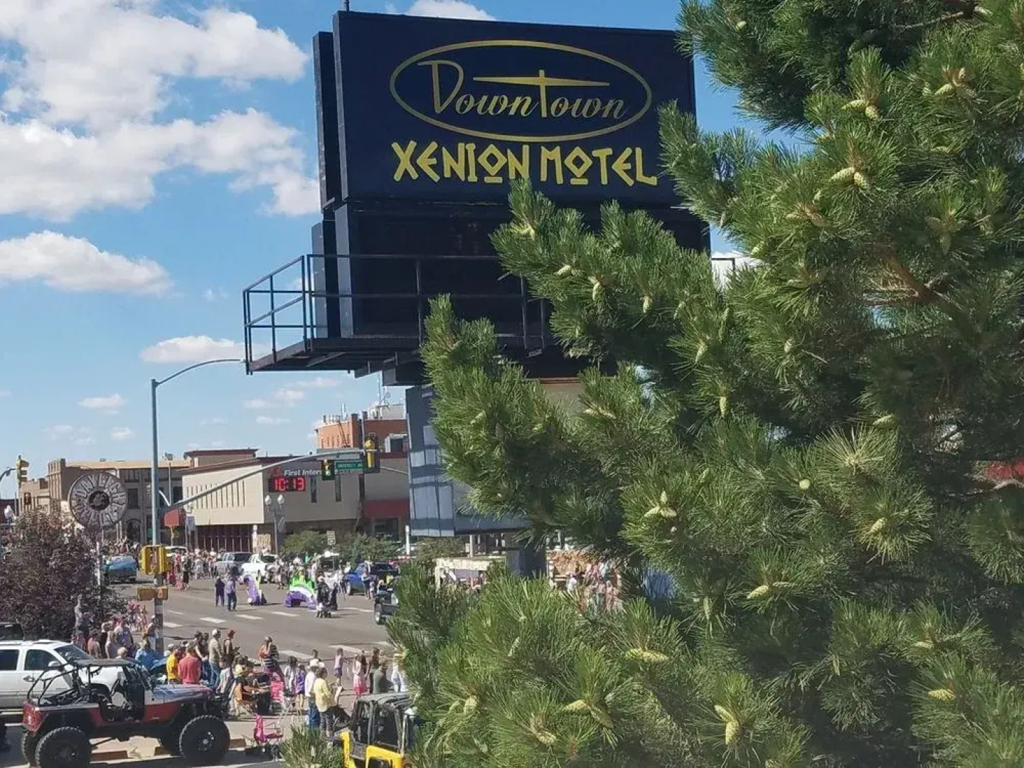Downtown Xenion Motel