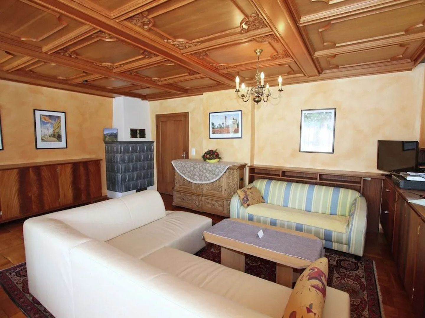 Cozy Villa near Ski Lift in Fügen