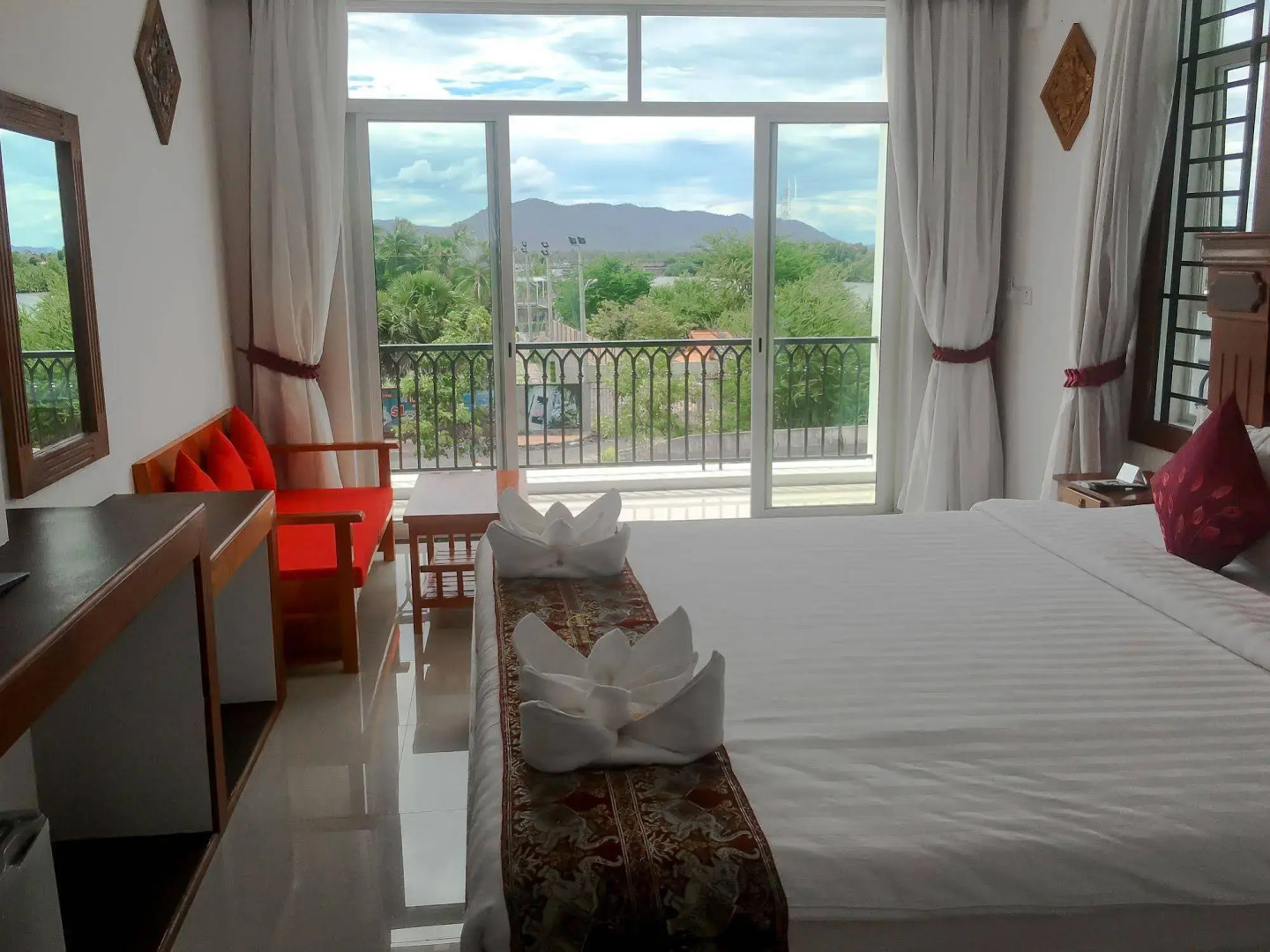 Boutique Kampot Hotel