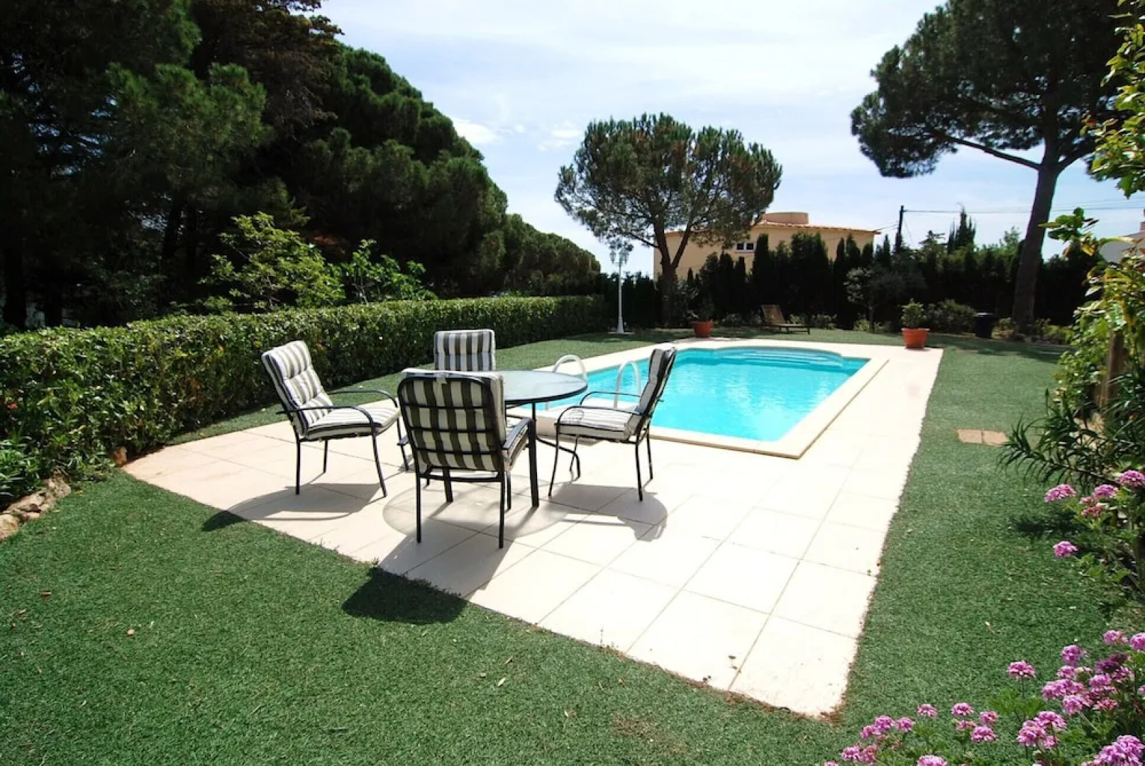 HomeHolidaysRentals Gema